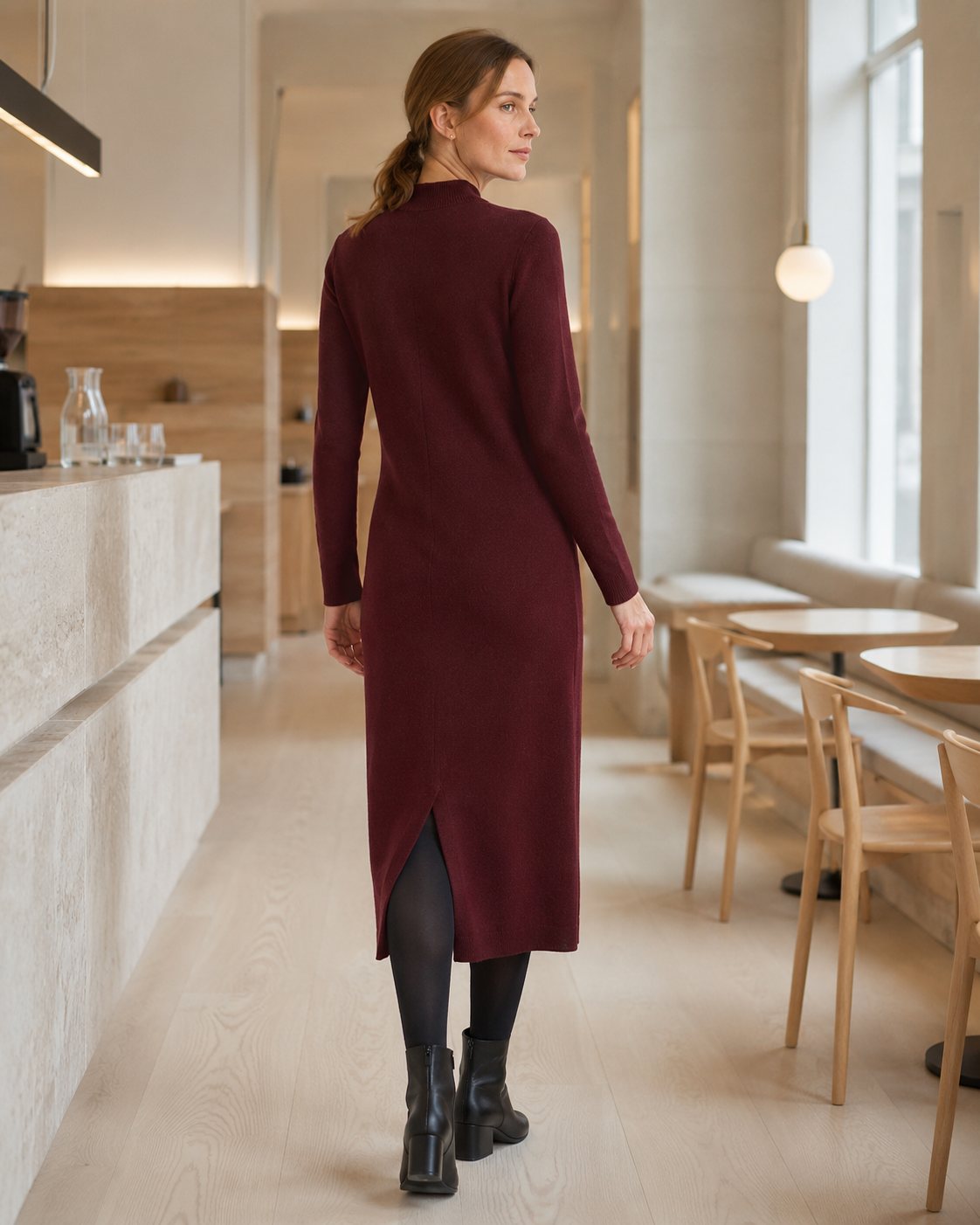 Alva kolumnklänning med diagonal ribb